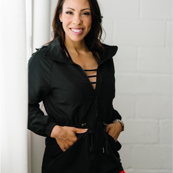 Zyia Women’s Drawstring Hooded Black jacket lined size medium - Picture 3 of 14